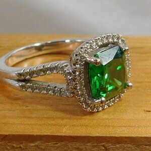 Ladies 3.0CT 5AAAAA Level Italian Genuine Zircon Classic Green Ring